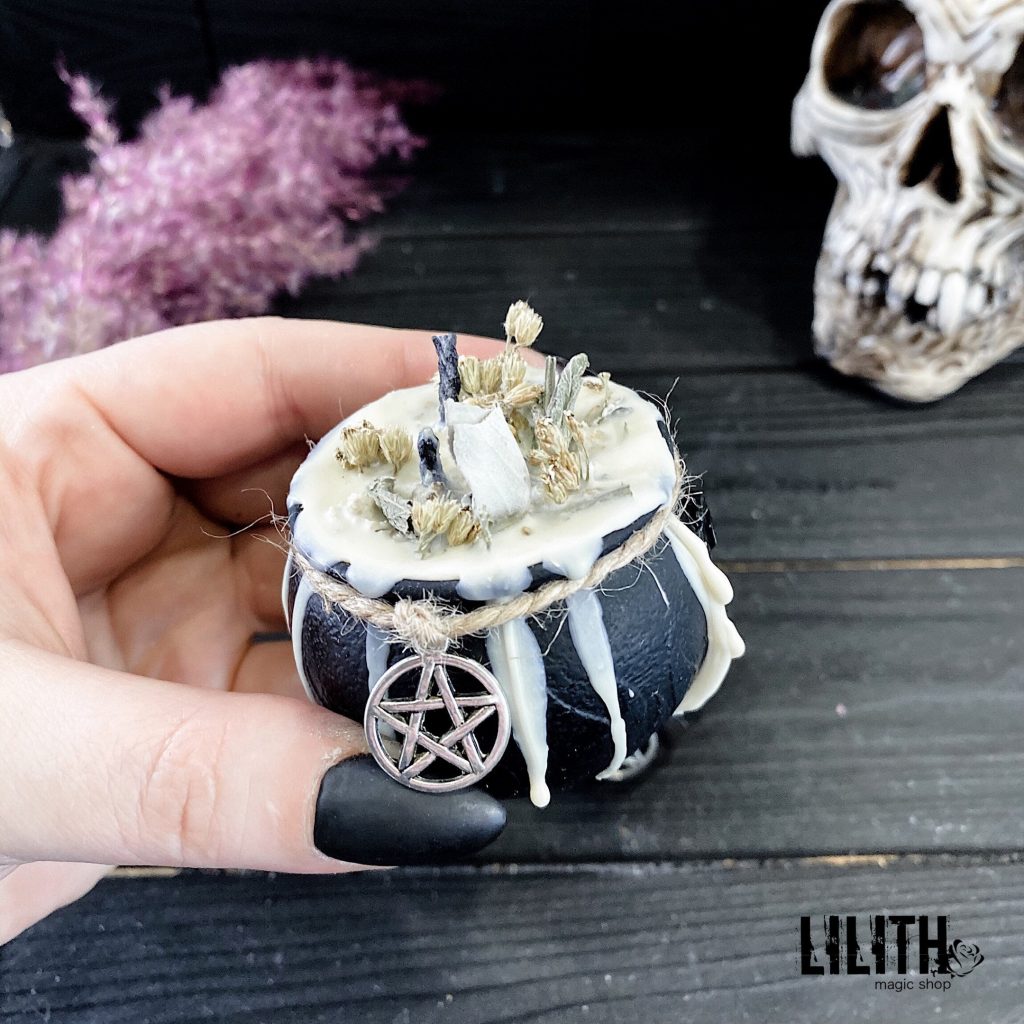 Cauldron Beeswax Ritual Candle “Witch’s Strength” of the Series “Witch