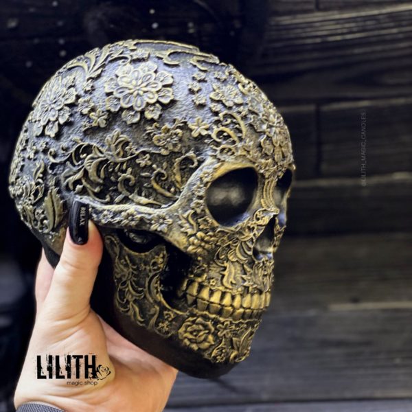 Золотий череп Santa Muerte з гіпсу