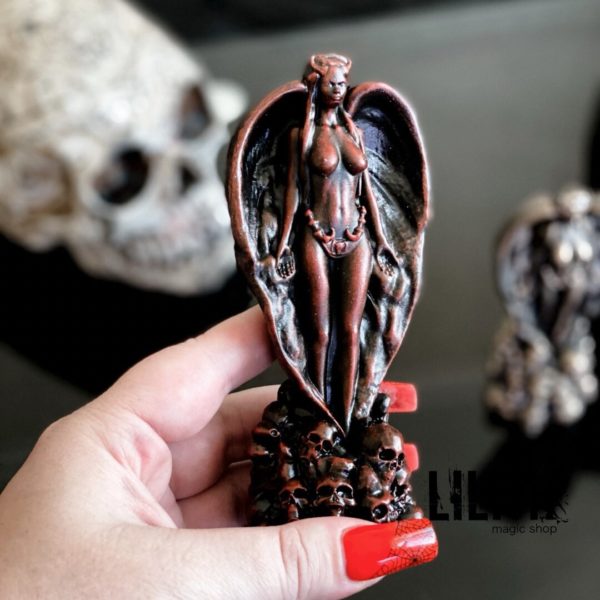 Lilith Resin Figurine – Clear Varnish Finish
